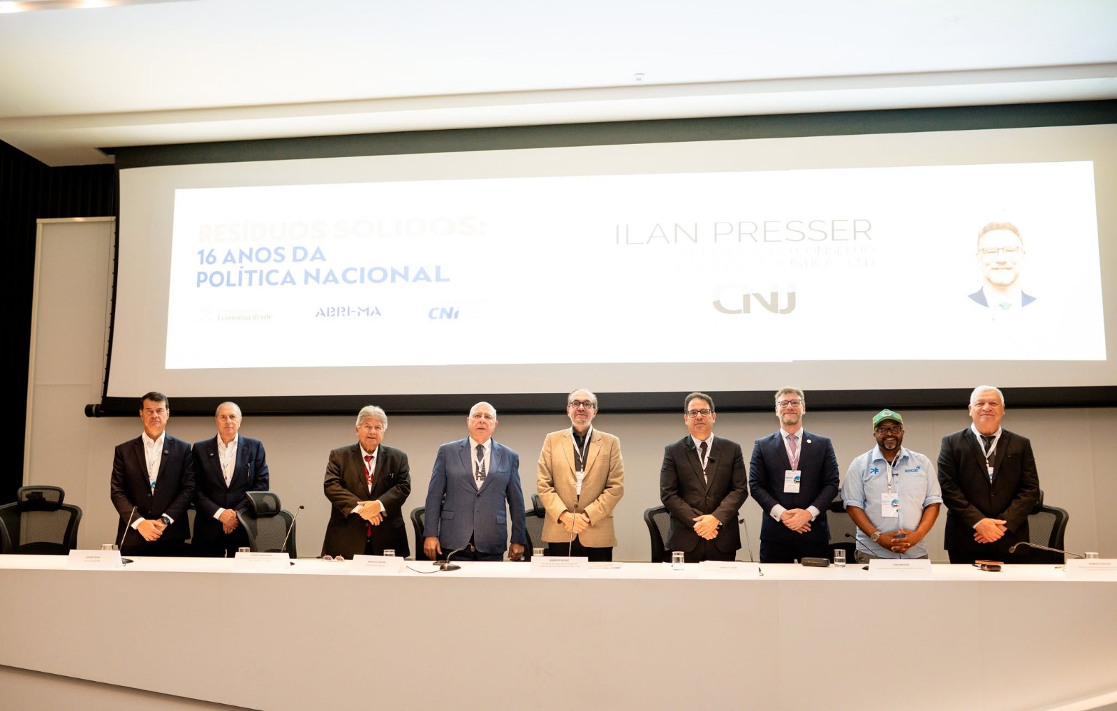 Leia mais sobre o artigo Marquise Ambiental participa de debate nacional sobre os 16 anos da Política Nacional de Resíduos
